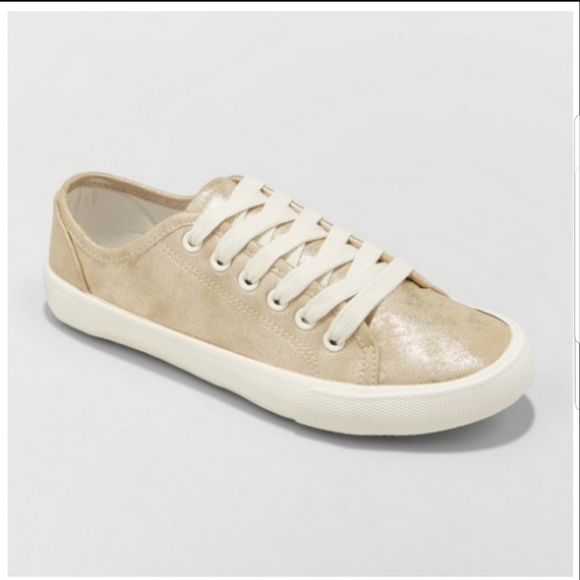 Shoes - NEW Gold Lace Up Sneakers Sz 6 Metallic Shoes